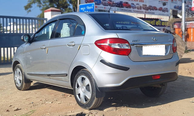 https://images10.gaadi.com/usedcar_image/4292677/original/processed_80169c6d6ad2c6f6b8a041c598734672.png?imwidth=6402