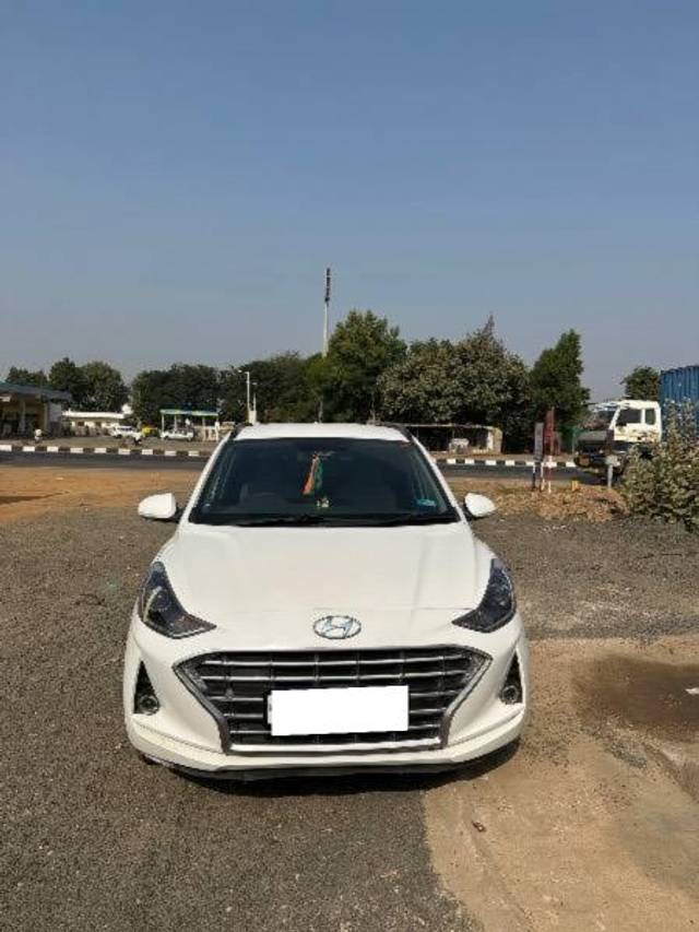 https://images10.gaadi.com/usedcar_image/4292736/original/processed_daac1f3d-3322-4b2d-8025-cae4194ad53c.jpeg?imwidth=6401