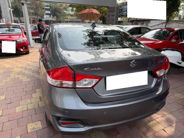 https://images10.gaadi.com/usedcar_image/4292743/original/processed_dd6700c2-b656-4655-bf7f-96fd47ca0a56.jpeg?imwidth=6402