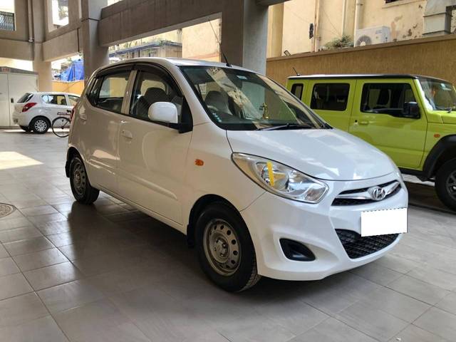 https://images10.gaadi.com/usedcar_image/4292751/original/processed_77e188278c404131981daec9074bdd0f.jpg?imwidth=6400