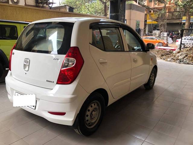 https://images10.gaadi.com/usedcar_image/4292751/original/processed_f624e75029d4b60a70f561caf27117a0.jpg?imwidth=6401