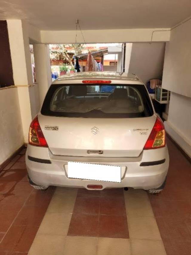 https://images10.gaadi.com/usedcar_image/4292863/original/processed_d17ba063-0ab9-42d5-af8d-5d1e9ed2e065.jpg?imwidth=6401