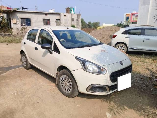 https://images10.gaadi.com/usedcar_image/4292895/original/processed_16e465a8-bd22-461a-a281-9a3aceb57b45.jpg?imwidth=6400