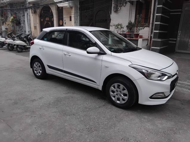 https://images10.gaadi.com/usedcar_image/4292918/original/2f1f9ae114f33dc8c00a94ab5bfa8a53.jpg?imwidth=6400