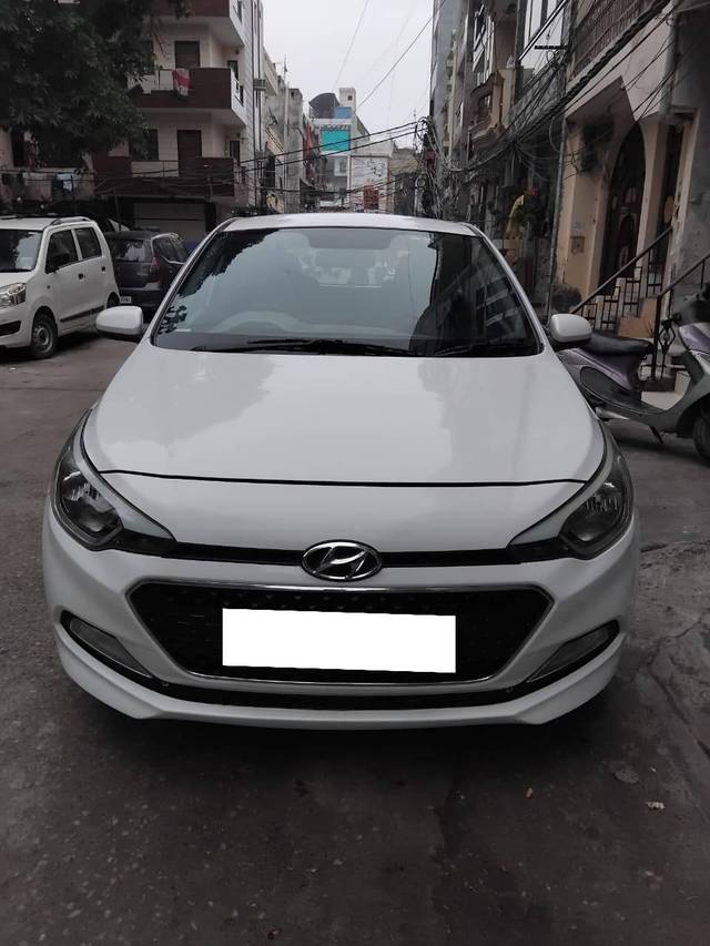 https://images10.gaadi.com/usedcar_image/4292918/original/processed_2cb963a96f4aac989ba65648b3ae966e.jpg?imwidth=6402