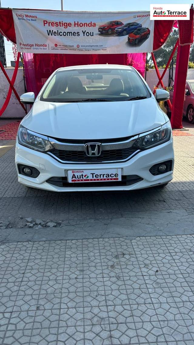 https://images10.gaadi.com/usedcar_image/4292919/original/889b5c8c165e58681059b382b5a0f244.jpg?imwidth=6400