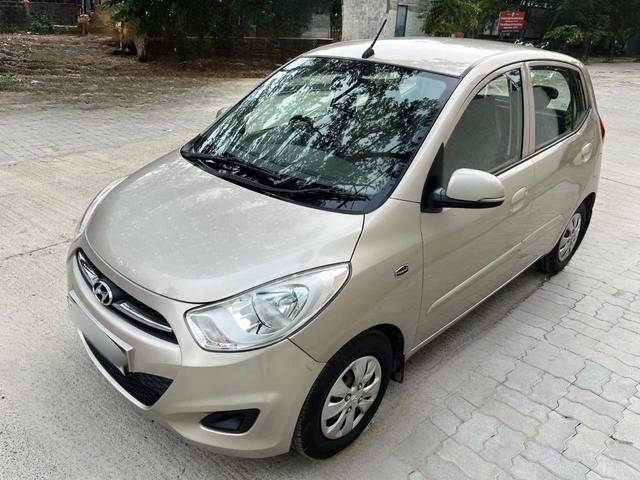 https://images10.gaadi.com/usedcar_image/4293015/original/processed_476cc9a62481b45451a7534f3dbc3589.jpg?imwidth=6402