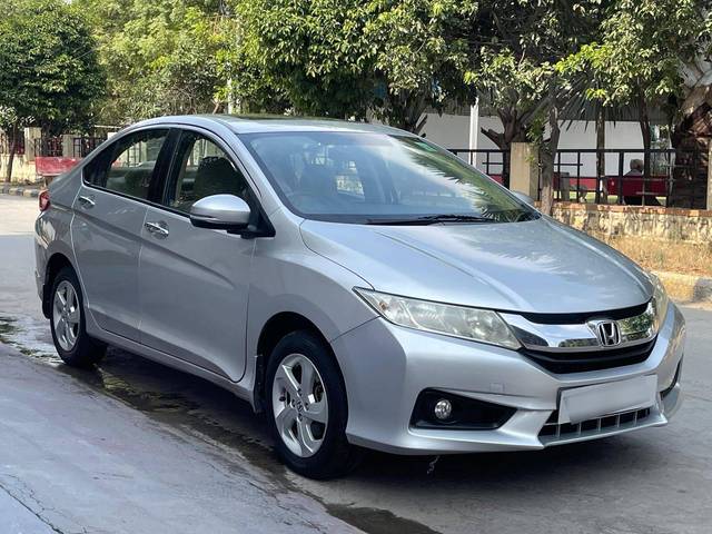 https://images10.gaadi.com/usedcar_image/4293057/original/processed_e2e2c17940835294ca625de2bdd5ac81.jpg?imwidth=6400