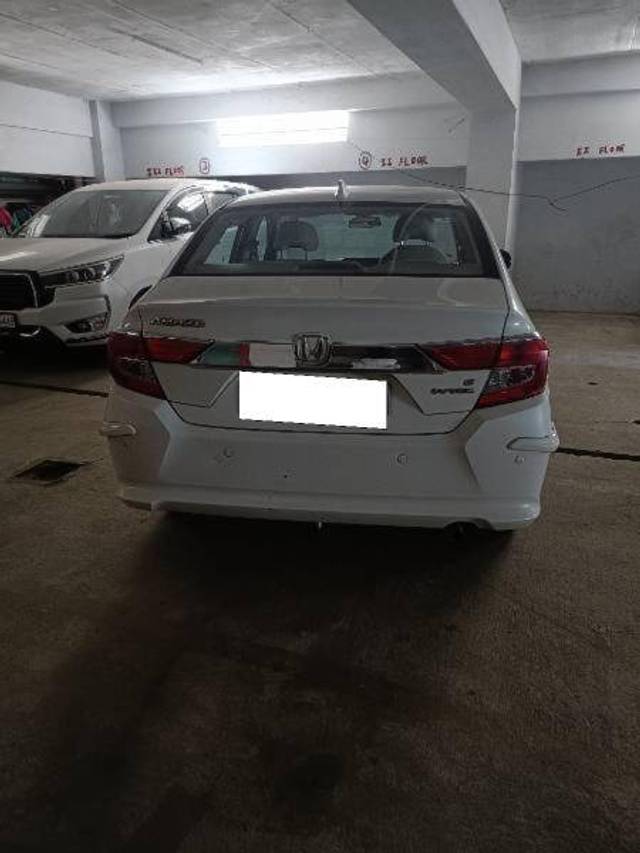 https://images10.gaadi.com/usedcar_image/4293058/original/649d56b8944da65bd0eebb74ba31a686.jpg?imwidth=6400