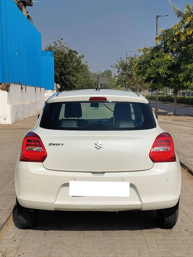 https://images10.gaadi.com/usedcar_image/4293115/original/processed_6331731ee6a813d46aa296f4f21bbd8a.jpg?imwidth=6402