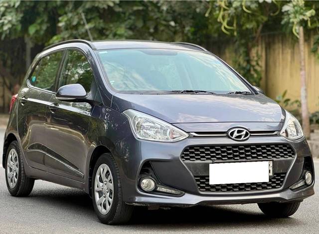 https://images10.gaadi.com/usedcar_image/4293129/original/processed_f572b5b8344a7d45d63eaab632913074.jpg?imwidth=6400