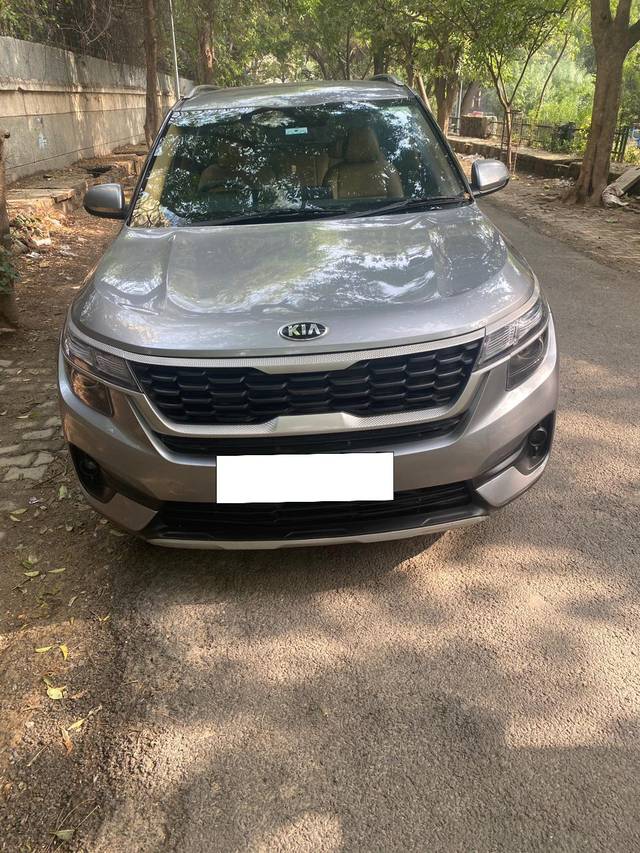 https://images10.gaadi.com/usedcar_image/4293146/original/processed_98ca998344fefc3fb2dd016caf3744a6.jpg?imwidth=6402