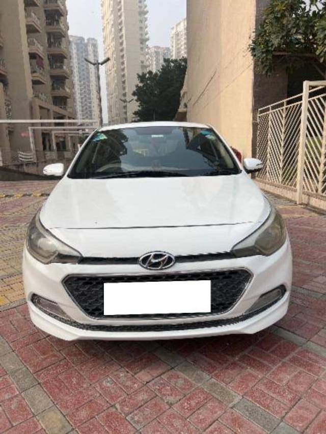 https://images10.gaadi.com/usedcar_image/4293172/original/16d9dd05c851f9651a127966306a4969.jpg?imwidth=6400