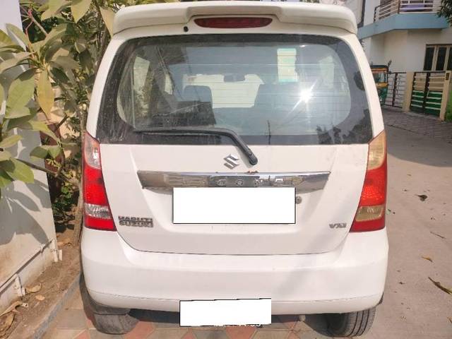 https://images10.gaadi.com/usedcar_image/4293185/original/processed_cfbed475-a1a2-463f-8304-103364314654.jpg?imwidth=6400