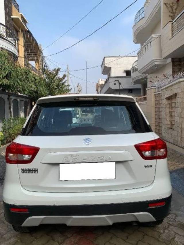 https://images10.gaadi.com/usedcar_image/4293297/original/processed_ac7b7f49-661b-4613-aa17-948529cc513b.jpg?imwidth=6402