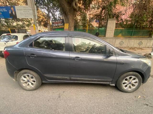 https://images10.gaadi.com/usedcar_image/4293358/original/6b1804e798ce0f20b66645592bb8886c.jpeg?imwidth=6402