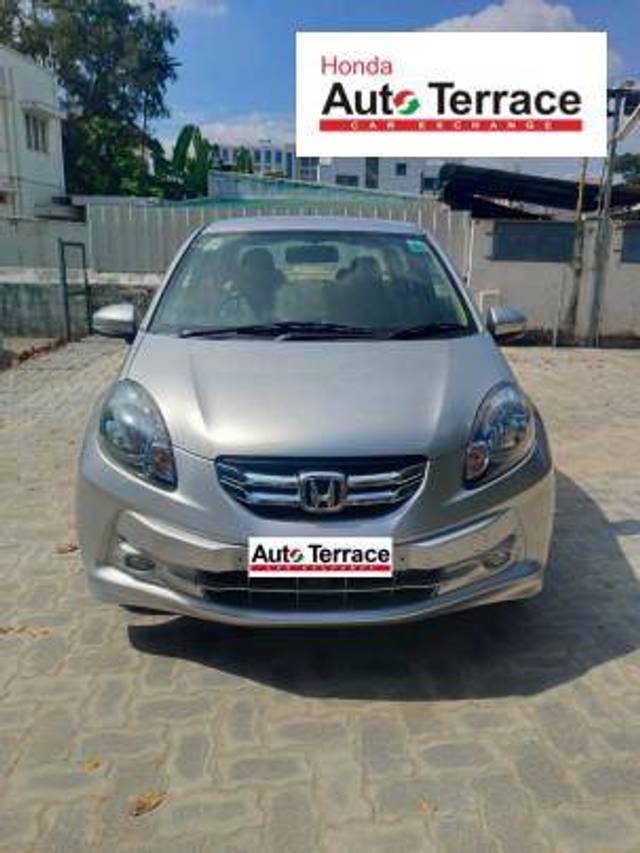 https://images10.gaadi.com/usedcar_image/4293390/original/74a107622c5925c66c42c5c287fe9e13.jpeg?imwidth=6400