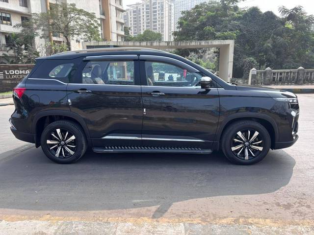 https://images10.gaadi.com/usedcar_image/4293399/original/processed_86caa4a3e5343340cc663ddb637249ec.jpeg?imwidth=6401