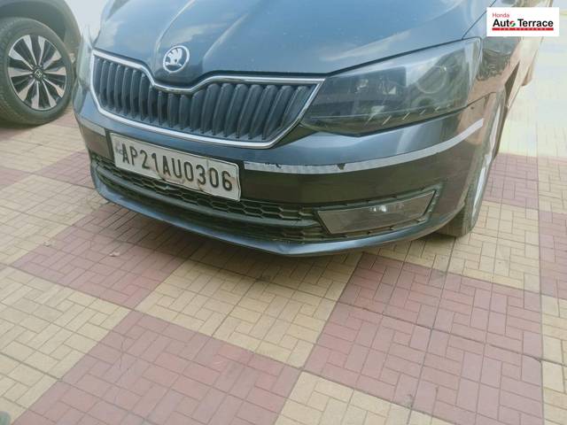 https://images10.gaadi.com/usedcar_image/4293468/original/69db304fecaa3a18796b31157f0592b8.jpg?imwidth=6400
