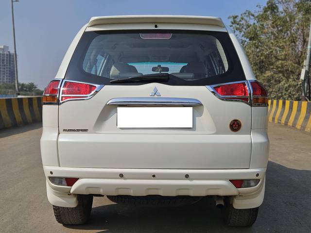 https://images10.gaadi.com/usedcar_image/4293471/original/processed_19f99fb797e6d5a13838a172470f43cb.jpg?imwidth=6401