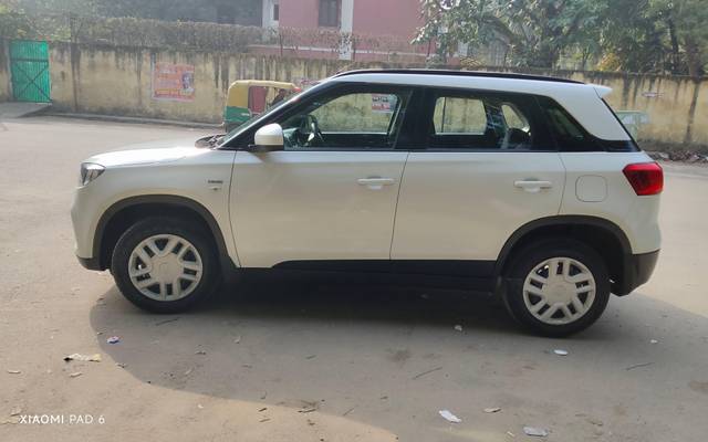 https://images10.gaadi.com/usedcar_image/4293472/original/processed_b9499adc86ed1ffe0c06f58e1b195cee.jpg?imwidth=6402