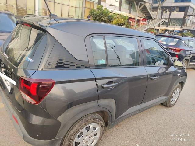 https://images10.gaadi.com/usedcar_image/4293517/original/processed_02ee6fd07fdd32a784cc5d7bdfff4e30.jpg?imwidth=6401