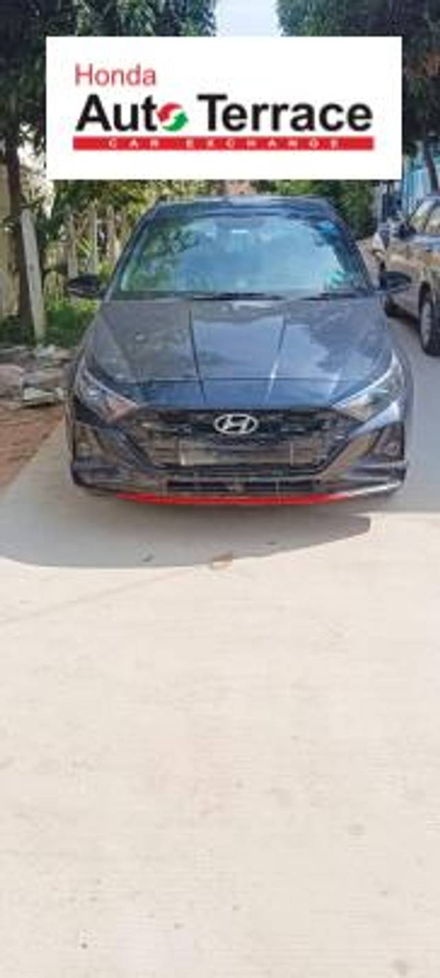 https://images10.gaadi.com/usedcar_image/4293531/original/6d84d5cfe5f3b0274954e28bb86af82c.jpeg?imwidth=6400