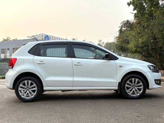 https://images10.gaadi.com/usedcar_image/4293624/original/processed_345820106bc0f2d214c1376f0a723dfa.jpg?imwidth=6402