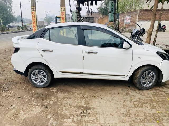 https://images10.gaadi.com/usedcar_image/4293637/original/processed_d9b51c2f-6ff8-4ef7-8e71-60ec5b766234.jpg?imwidth=6402