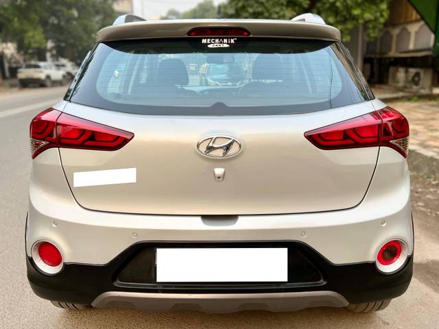 https://images10.gaadi.com/usedcar_image/4293639/original/processed_ae765623e68e00d9b027d2367f938791.jpg?imwidth=6402