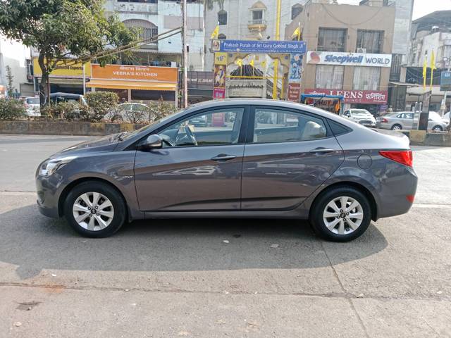 https://images10.gaadi.com/usedcar_image/4293713/original/processed_9c97f3a5adb6b94f18775d23ca161871.jpg?imwidth=6402