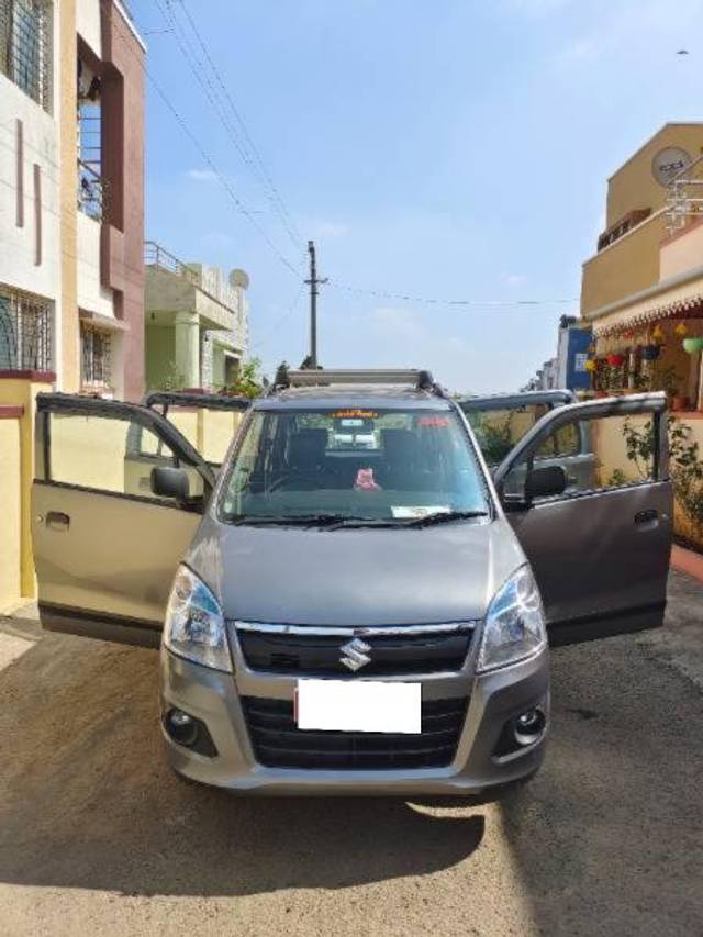 https://images10.gaadi.com/usedcar_image/4293716/original/processed_dbd414fd-d494-44b6-8639-d81d23ab473b.jpg?imwidth=6400