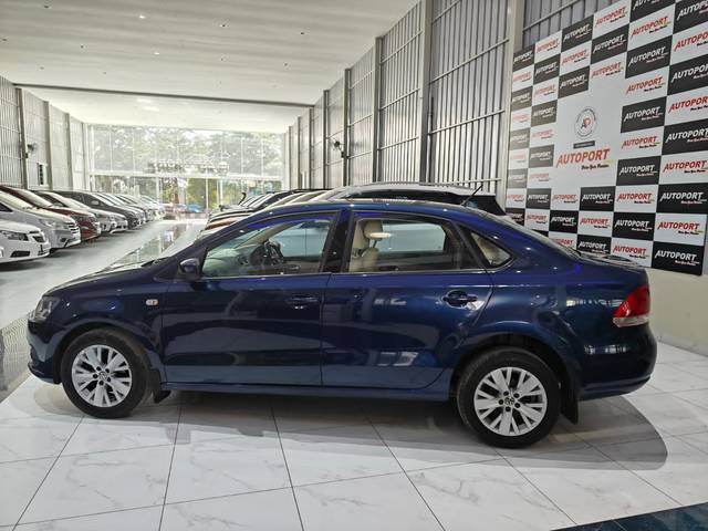 https://images10.gaadi.com/usedcar_image/4293749/original/processed_2171d469b2aac3593a4492c080bcc749.jpg?imwidth=6402