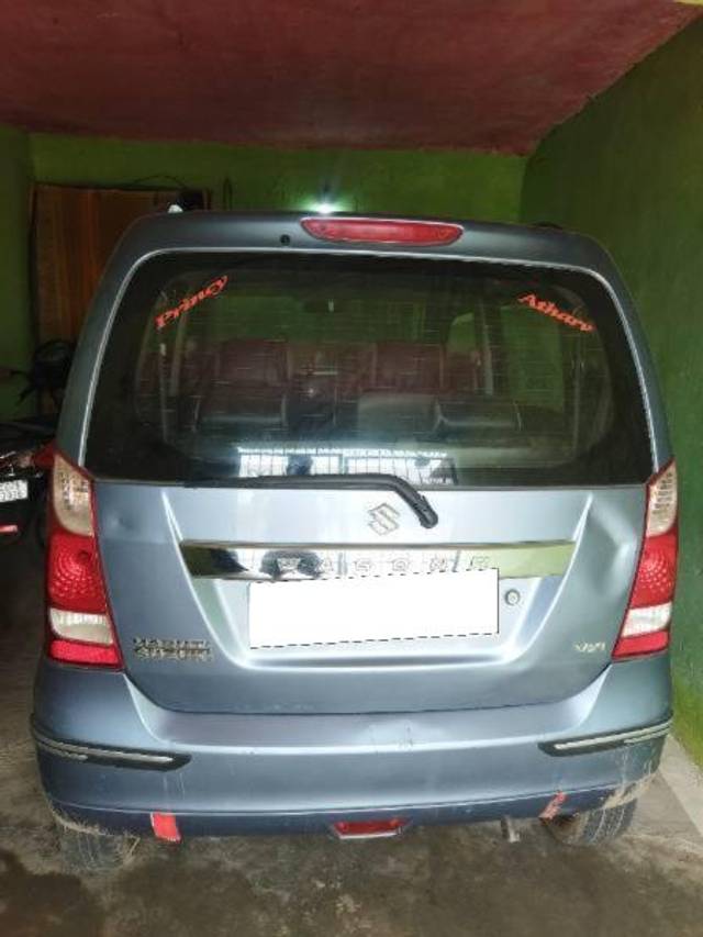 https://images10.gaadi.com/usedcar_image/4293794/original/processed_49cb5d28-a39f-4be2-8747-408b751ef07e.jpg?imwidth=6400