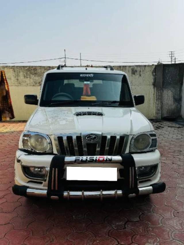 https://images10.gaadi.com/usedcar_image/4293807/original/processed_d61f1257-65c9-4c3b-a47a-36ded4065346.jpg?imwidth=6400