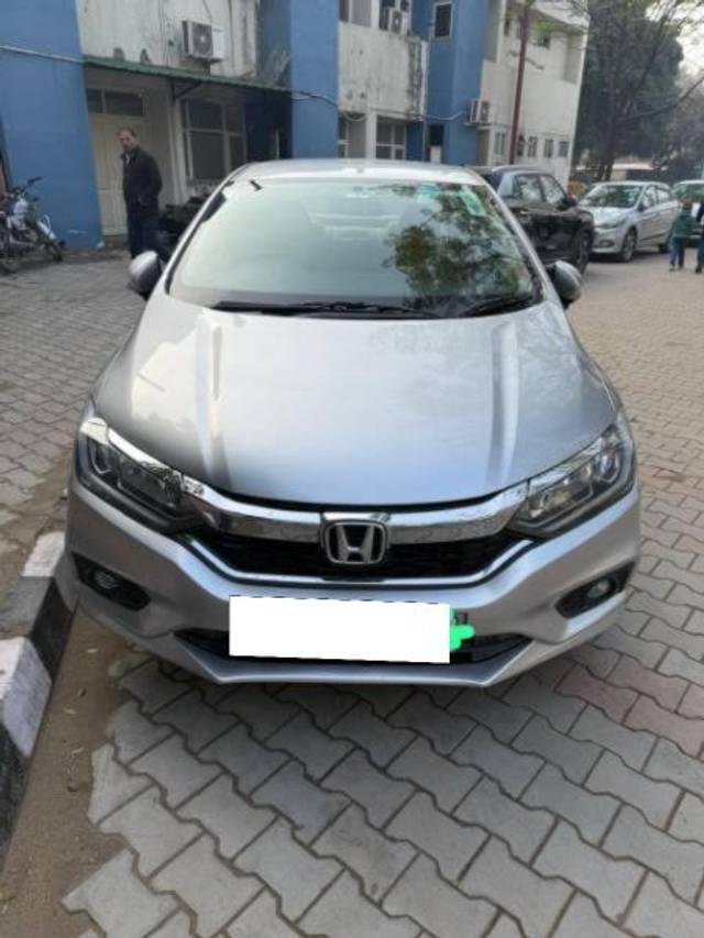 https://images10.gaadi.com/usedcar_image/4293933/original/processed_9c7c3f89-d533-441e-be91-191450e470e1.jpg?imwidth=6400