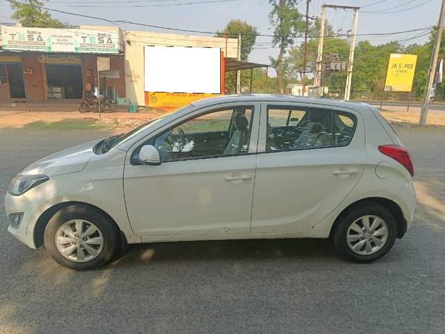 https://images10.gaadi.com/usedcar_image/4293950/original/processed_83386265-ae2a-4cac-9755-7cb7aae5b173.jpg?imwidth=6402