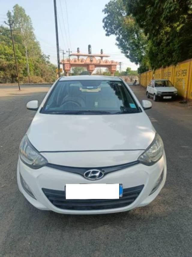 https://images10.gaadi.com/usedcar_image/4293950/original/processed_b4c6b1f4-c51f-4dc4-b7b4-2cef4d8edbb7.jpg?imwidth=6400