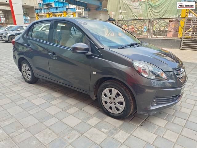 https://images10.gaadi.com/usedcar_image/4293974/original/085e61e7daa46b2eaae4dd08ab216f9c.jpg?imwidth=6400