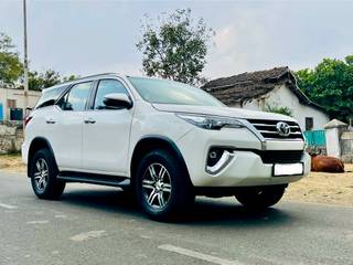 Toyota Fortuner 2016-2021 Toyota Fortuner 2.8 2WD AT