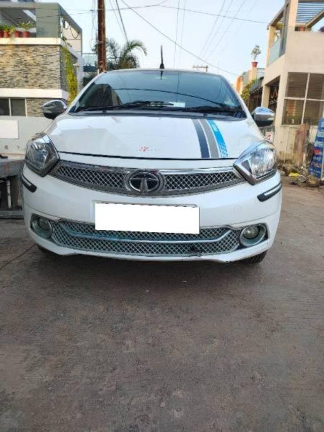 https://images10.gaadi.com/usedcar_image/4294152/original/processed_20865953-e98b-4e86-b19b-6174efcab3ce.jpg?imwidth=6402