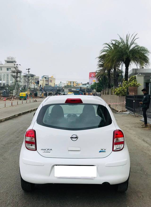 https://images10.gaadi.com/usedcar_image/4294154/original/processed_0bdf93bdb2ba536e825cc458242b766a.jpg?imwidth=6401