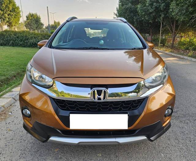 https://images10.gaadi.com/usedcar_image/4294222/original/processed_ed19fcf3c71f4bc1212749aeb4559a86.jpg?imwidth=6401