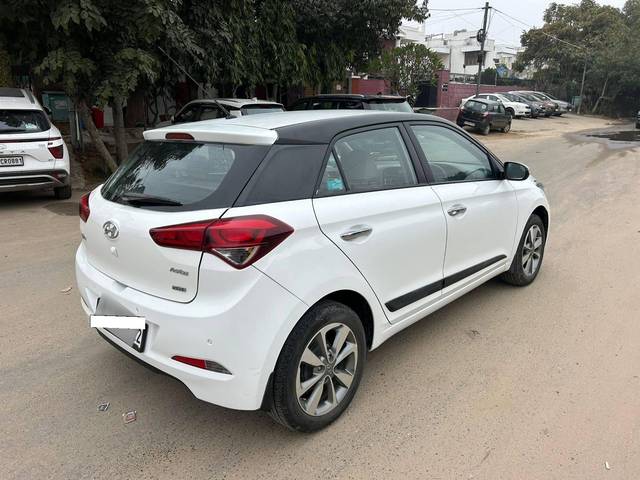 https://images10.gaadi.com/usedcar_image/4294250/original/processed_24d45acbe5df769de244031c090c46c8.jpg?imwidth=6401