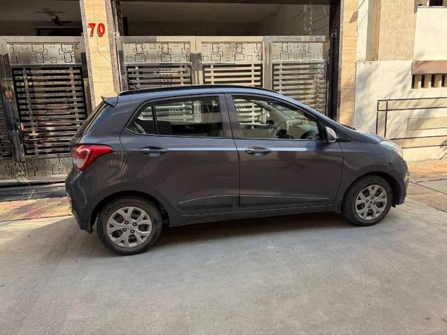 https://images10.gaadi.com/usedcar_image/4294251/original/processed_076b1310-0332-47f0-8129-01ed4bd196f6.jpg?imwidth=6402