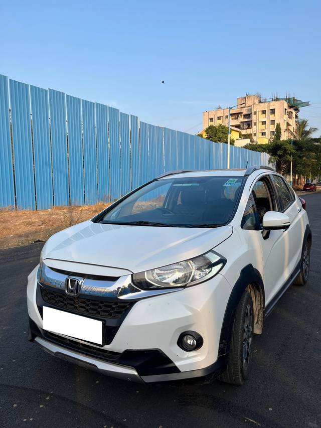 https://images10.gaadi.com/usedcar_image/4294317/original/processed_bf1a21d50c426de6142b1c9ac3ad2d90.jpg?imwidth=6402