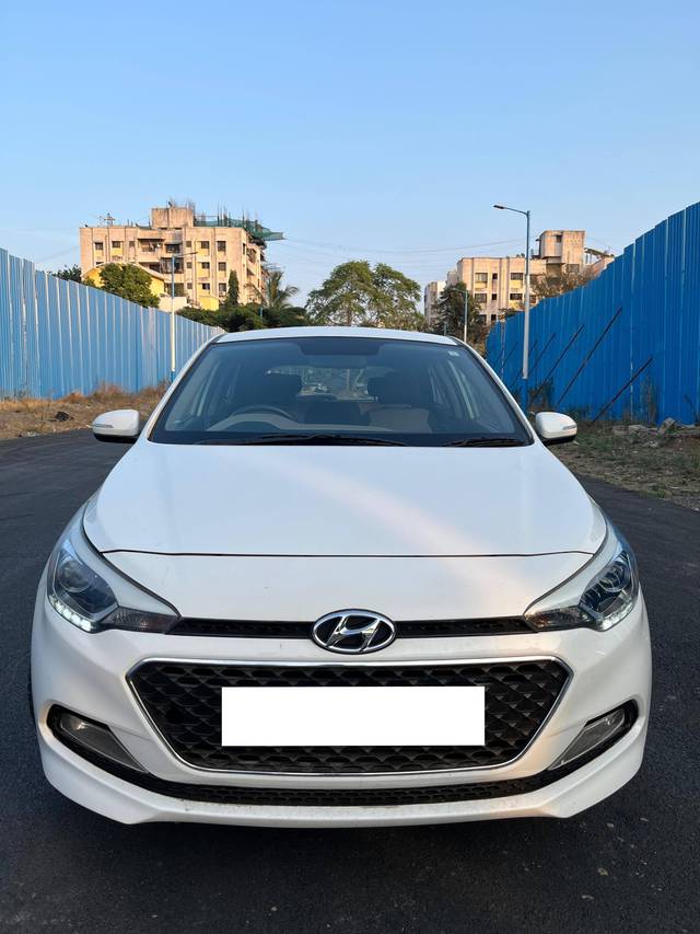 https://images10.gaadi.com/usedcar_image/4294325/original/processed_071f9b56037035226ef4ad94eef8cf5c.jpg?imwidth=6402