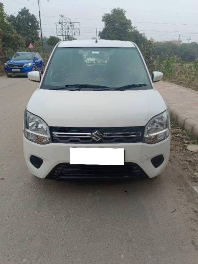 https://images10.gaadi.com/usedcar_image/4294356/original/processed_0ee45532-7d9d-484f-ab48-3659d8f4bbb9.jpg?imwidth=6402