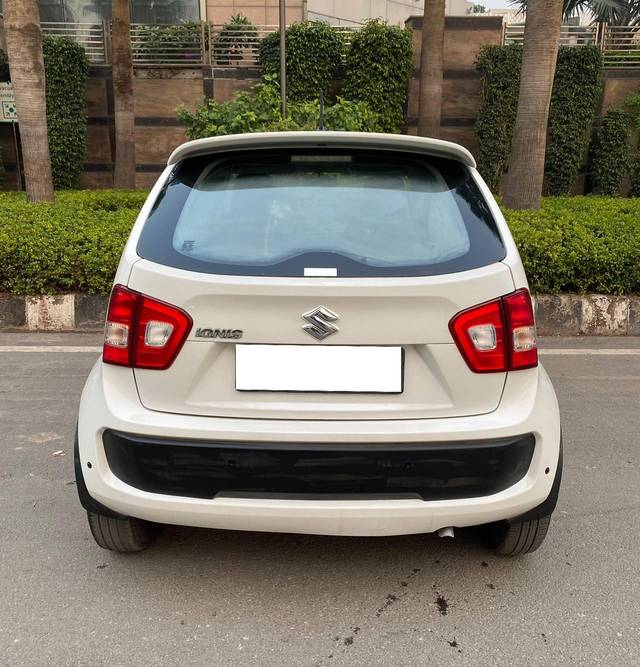 https://images10.gaadi.com/usedcar_image/4294490/original/processed_1dae6cc6e56a5de31d58f74c03387607.jpg?imwidth=6402