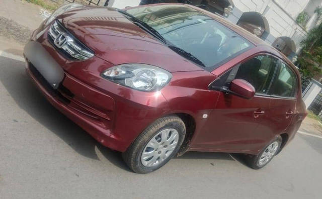 https://images10.gaadi.com/usedcar_image/4294569/original/79807fd0eb300ab6df39317645237ff3.png?imwidth=6400